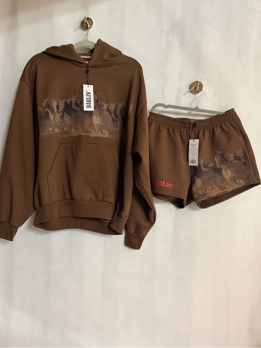 Darlin’ Horse Graphic Brown Hoodie Size Large NWT - Picture 7 of 7
